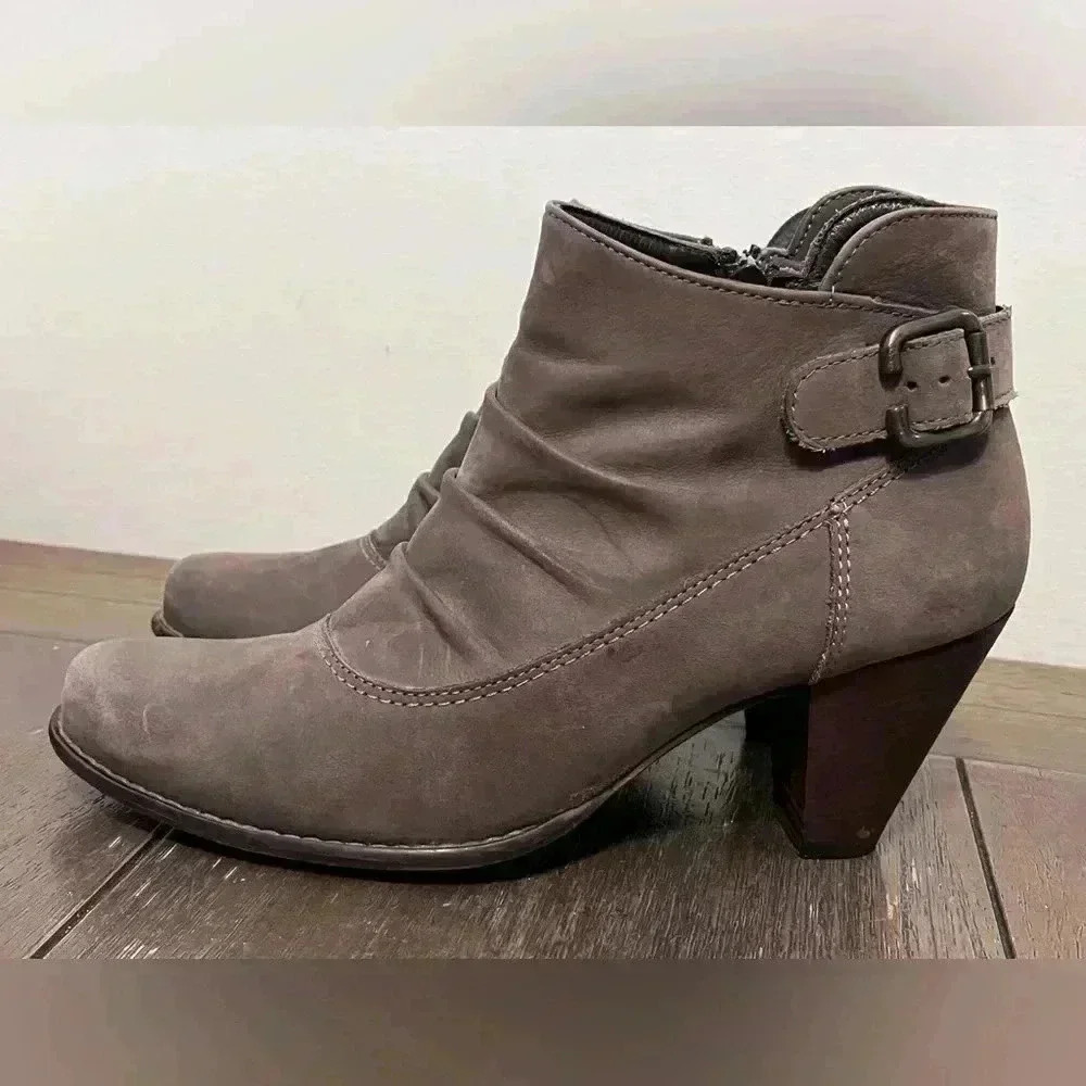 Paul Green Heeled Booties Boots Womens size 3 US size 5.5